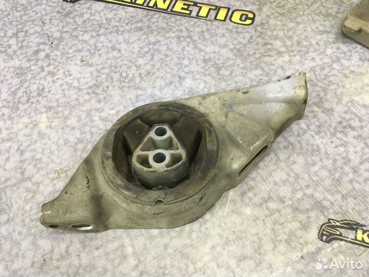 Опора двигателя Калина Гранта правая