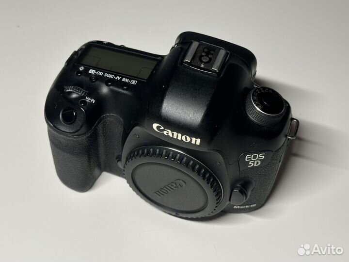 Фотоаппарат canon 5D mark iii body