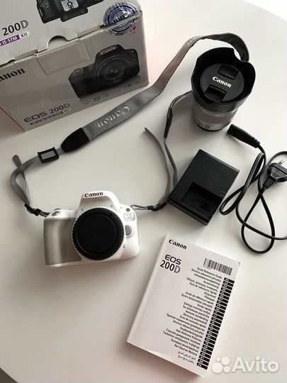 Canon EOS 200D зеркальный фотоаппарат