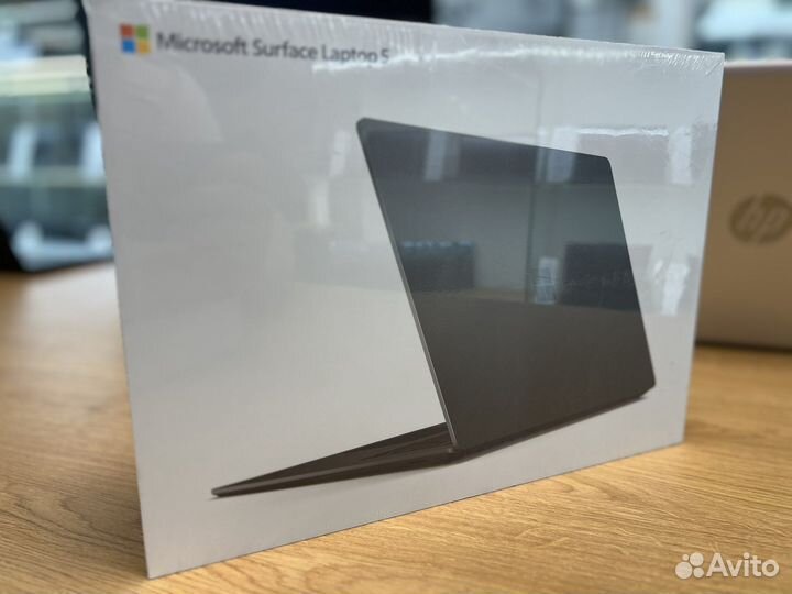Microsoft surface laptop 5