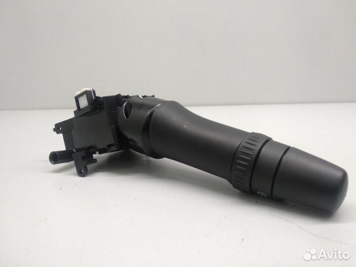 Подрулевой переключатель передний правый