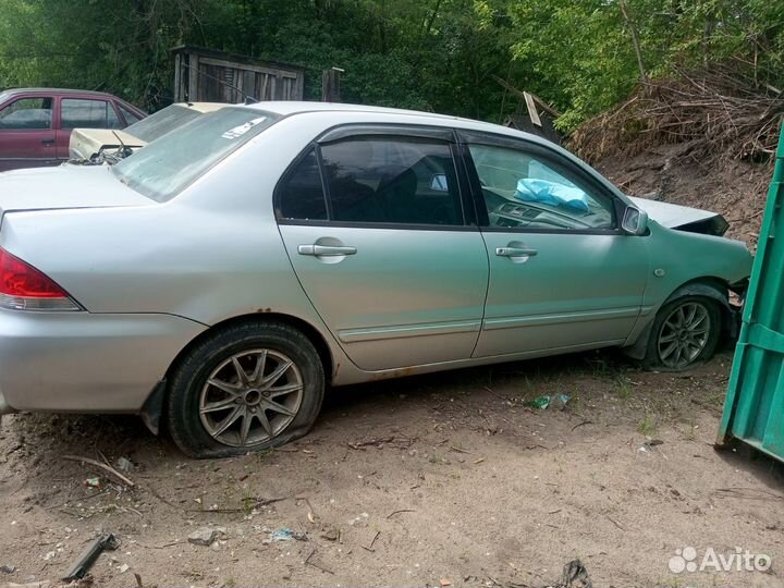 В разборе Mitsubishi lancer 9