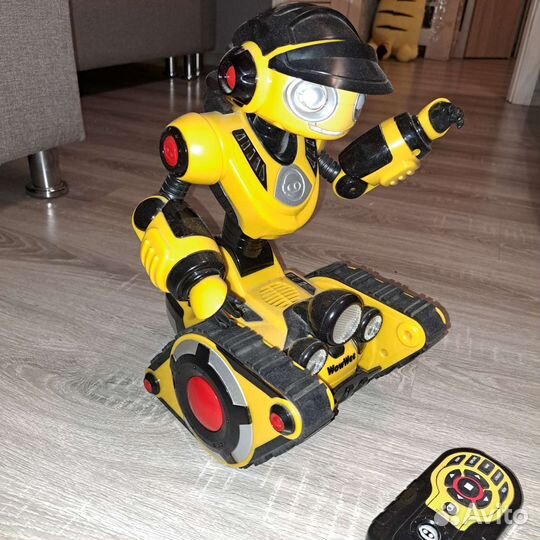 Робот roborover