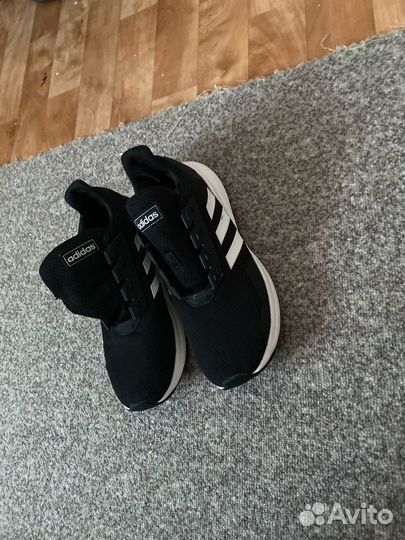 Кроссовки adidas