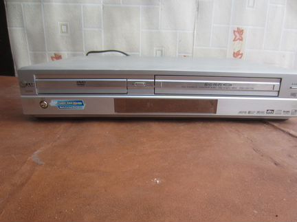 DVD/VHS-плеер LG DC379