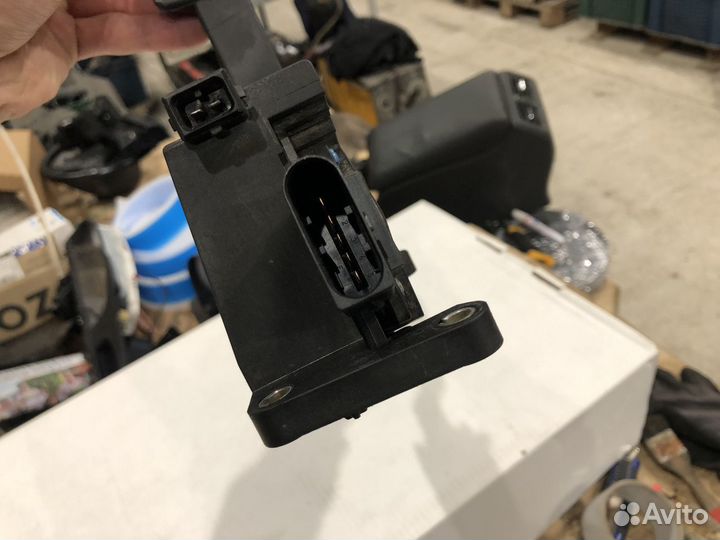 Педаль газа на Mercedes Vito 638