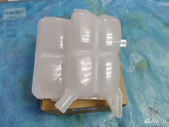 Расширительный бачок Форд Фокус 3 Куга