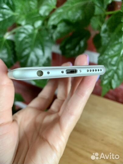 Телефон iPhone 6s 64 gb