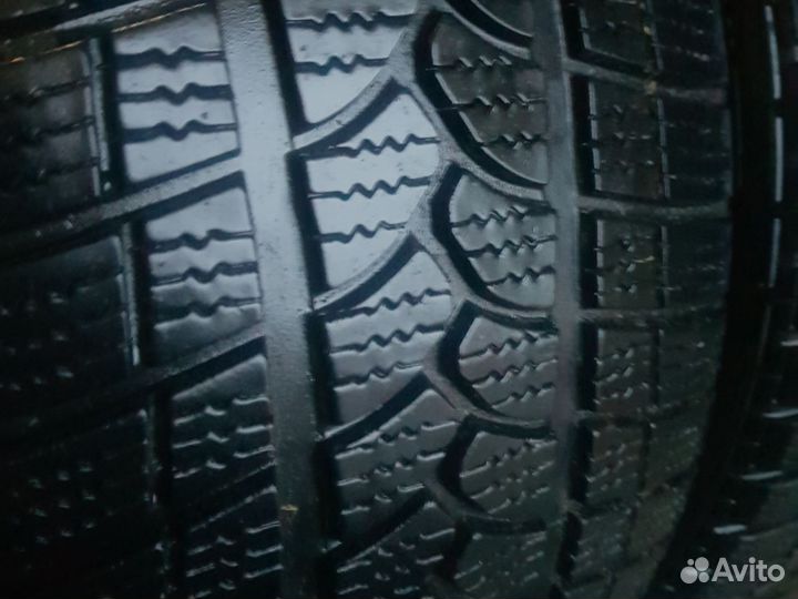 Tigar Winter 1 245/40 R18