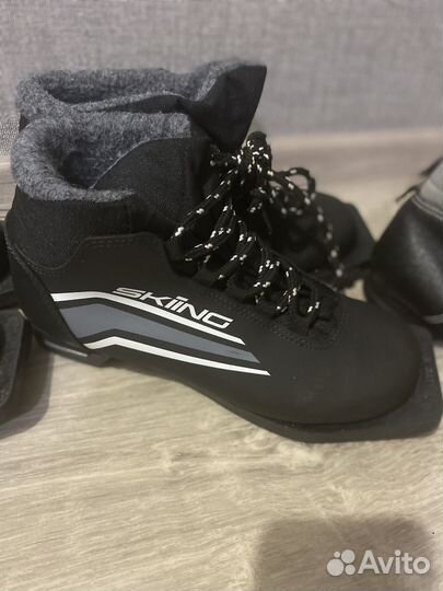 Лыжные ботинки