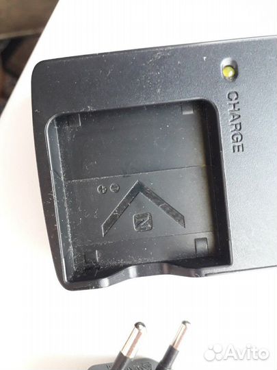 Зарядное устройство Sony BC-CSN