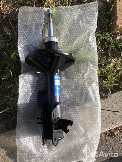 Продам стойку правую на mitsubishi carisma