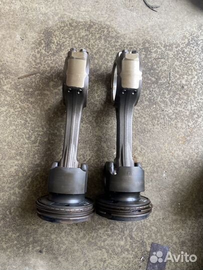 Поршень с шатуном DXI11 D11 Volvo Renault