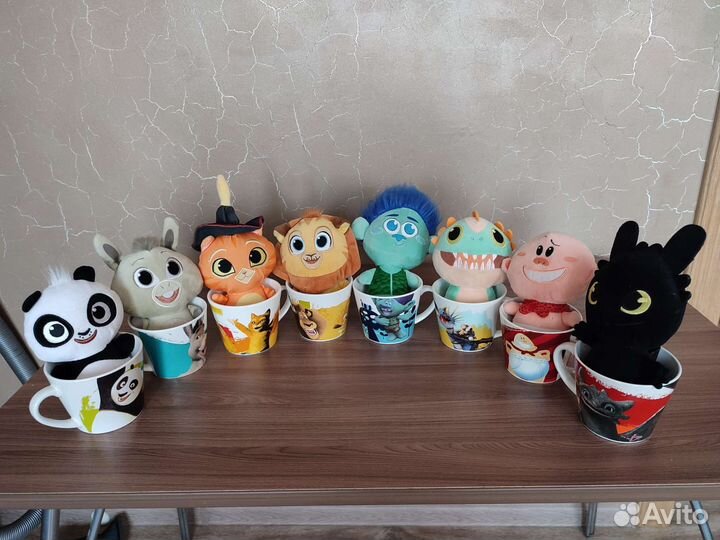 Коллекция игрушек в кружках из Магнита