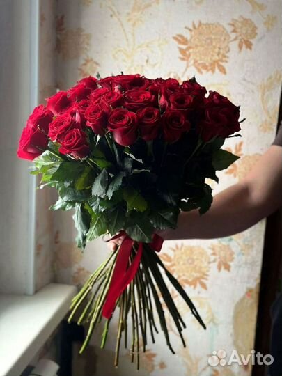 Розы красные