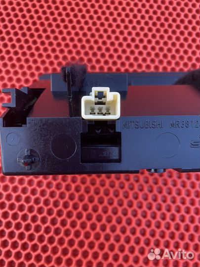 Пепельница Mitsubishi Carisma рестайлинг