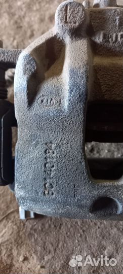 Суппорт передний левый Kia Rio3