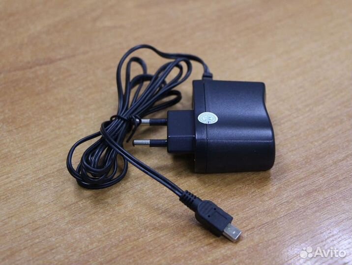 8-16 bit AC Adapter 5V 600 mA (Mini USB)