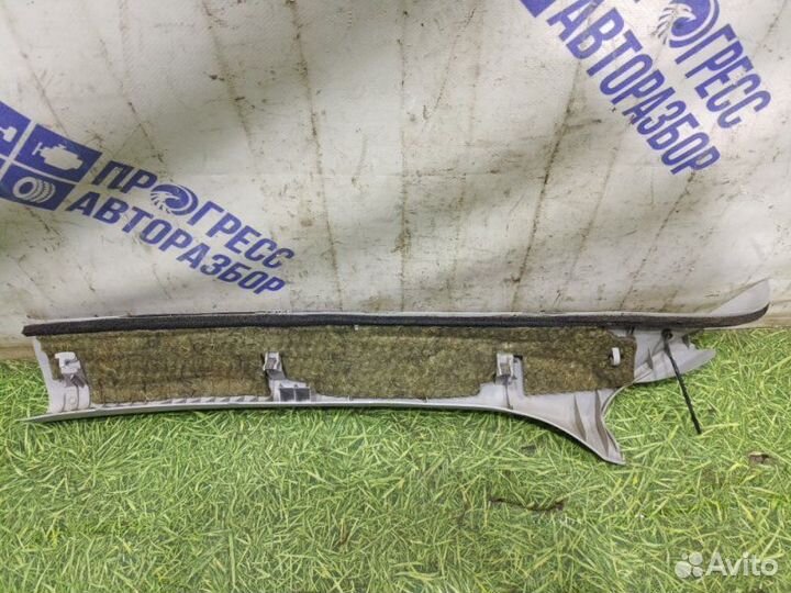 Обшивка стойки передняя правая Mazda 3 Bk хэтчбек