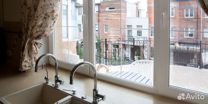 Окна пластиковые, остекление балконов