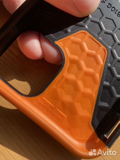 Чехол на iPhone 11 Uag