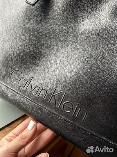 Сумка тоут Calvin Klein