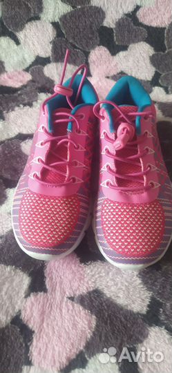 Кроссовки на девочку