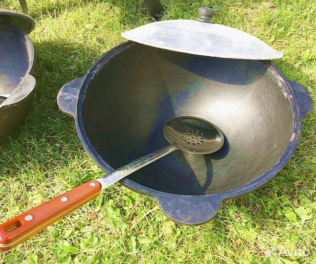 Казан чугунный с печкой, друшлаг и специи