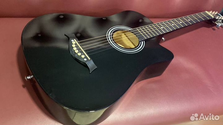 Гитара чёрная