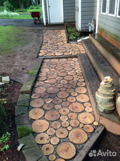 Слэб дерева и спилы для мощения дорожек