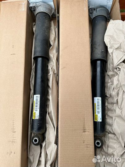 Стойка задняя W253 GLC задний амортизатор глц