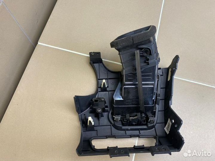 Дефлектор воздушный левый Hyundai Ix35 2.0 D4HA