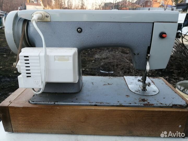 Швейная машина Чайка 3