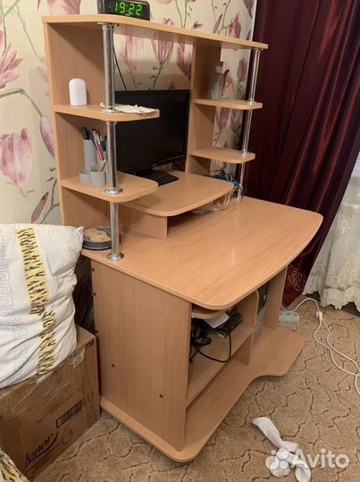 Компьютерный стол
