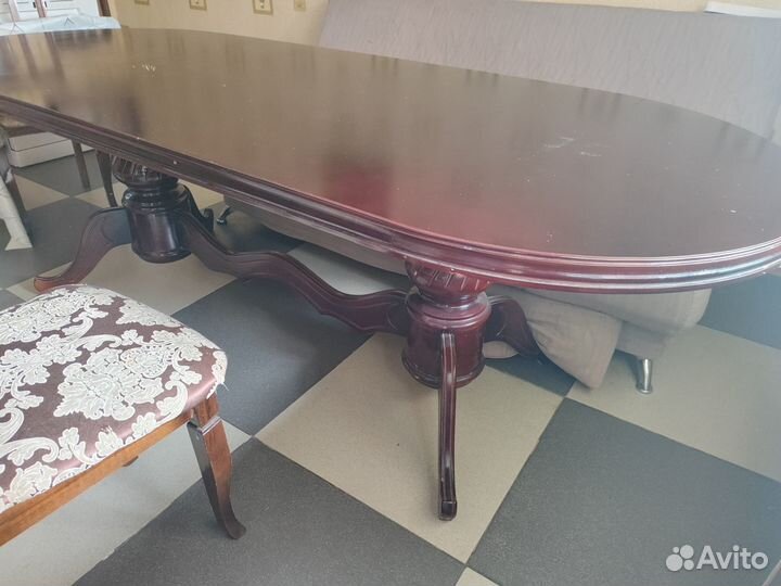 Стол обеденный со стульями