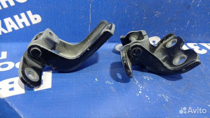 Петля двери Hyundai Getz хэтчбек G4EE 2005