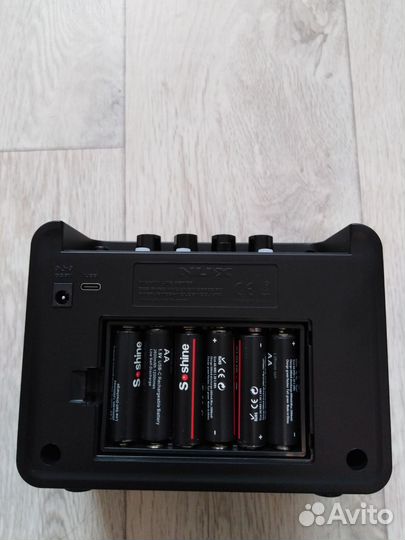 Гитарный комбик с процессором Nux