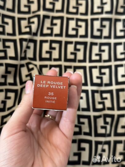 Givenchy помада