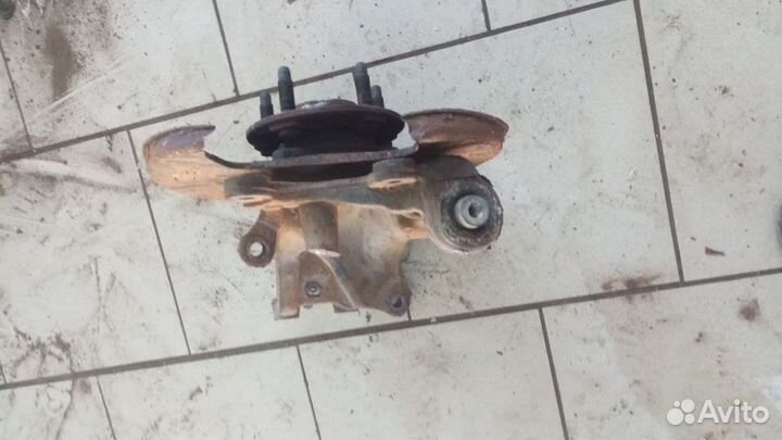 Кулак задний правый opel insignia