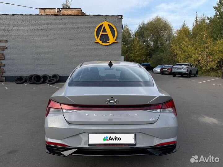 Hyundai Elantra 2.0 AT, 2021, 42 750 км