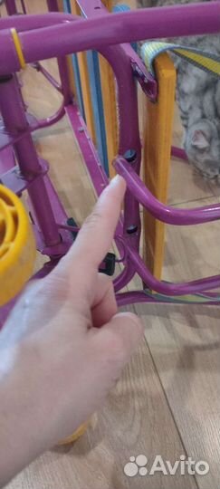 Санки с ручкой, на колесиках