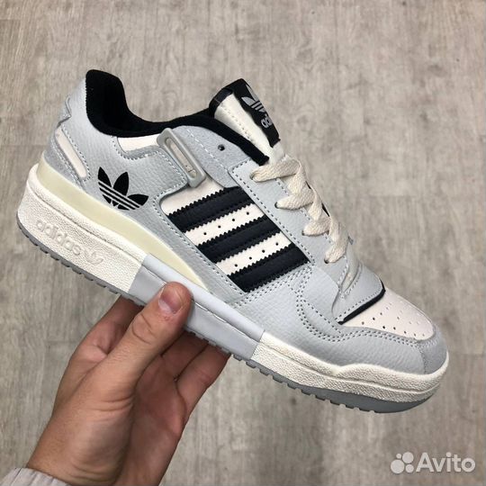 Кроссовки оптом