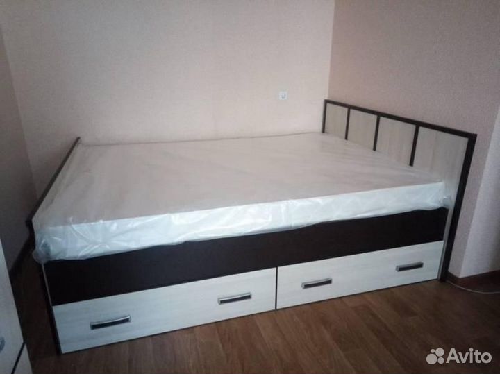 Кровать односпальная с ящиками 
