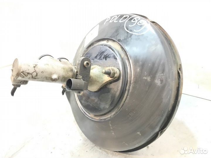 Главный тормозной цилиндр и вакуумный усилитель в