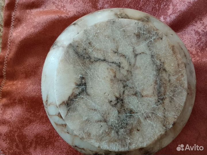 Антиквар. каменная ваза