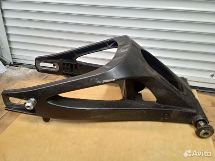 Yamaha R1 2004-2006. Маятник