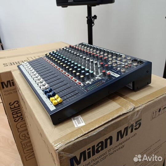 Микшерный пульт Soundcraft epm 12