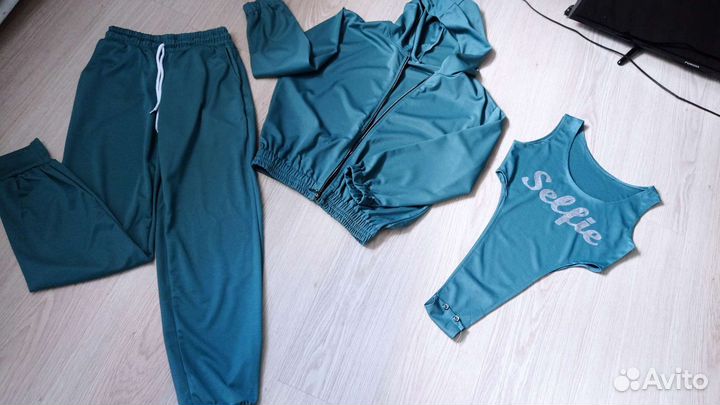 Спортивный костюм женский новый 42