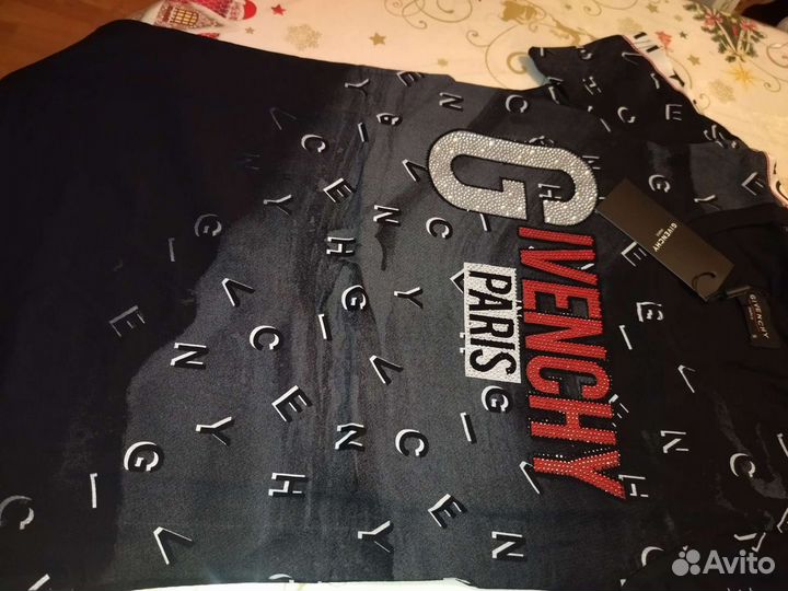 Футболка женская Givenchy