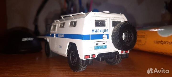 Модель автомобиля газ 233036 Тигр 1:43